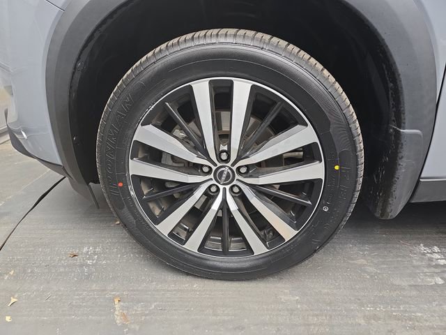 Used 2024 Nissan Pathfinder Platinum image 15