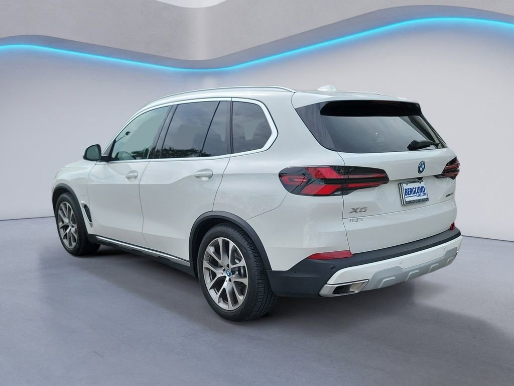 Certified 2025 BMW X5 xDrive50e w/ Premium Package image 5