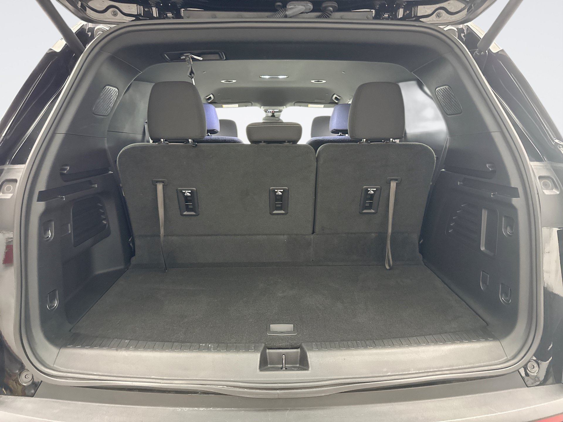 Used 2025 Chevrolet Traverse LT w/ Driver Confidence Package FWD image 22