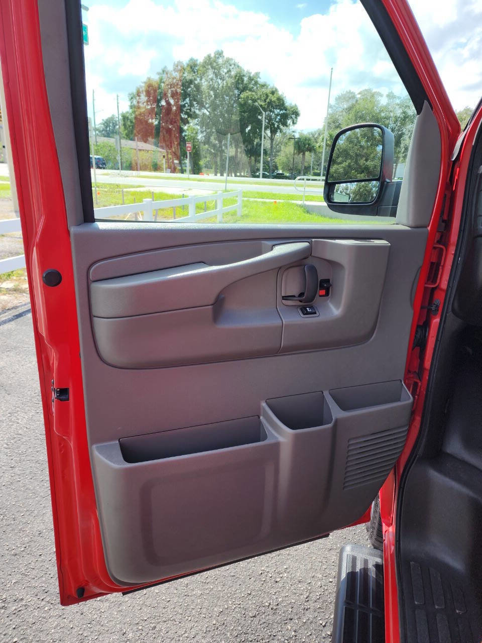 Used 2014 Chevrolet Express 3500 LS image 10