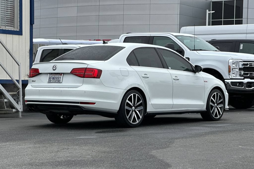 Used 2018 Volkswagen Jetta GLI FWD image 3