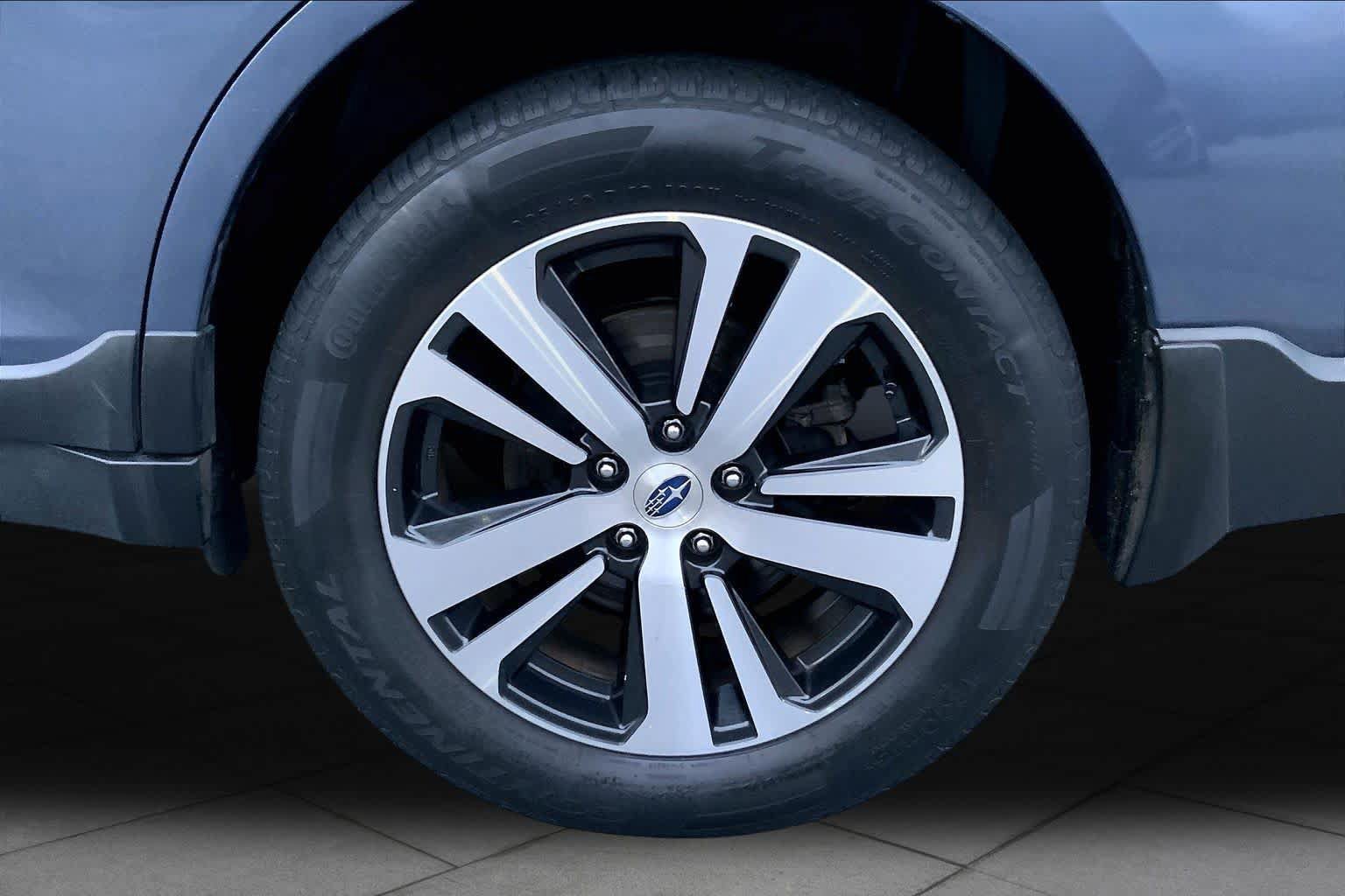 Used 2018 Subaru Outback 2.5i Limited AWD/4WD image 11