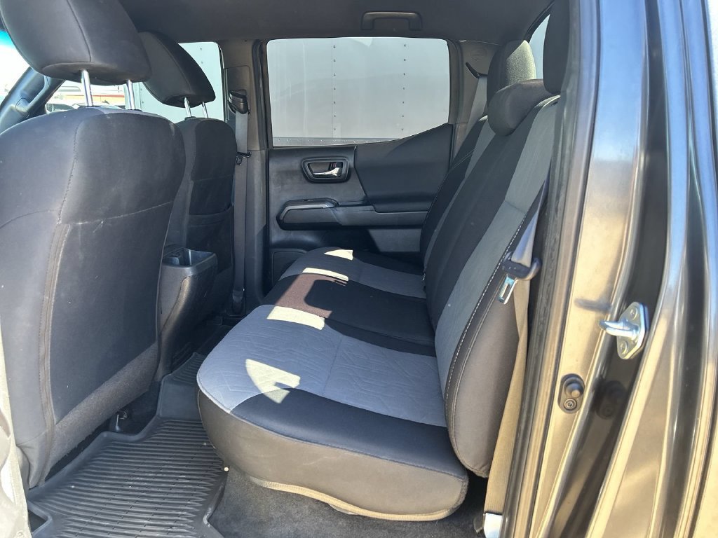 Used 2022 Toyota Tacoma TRD Sport w/ Technology Package RWD image 30