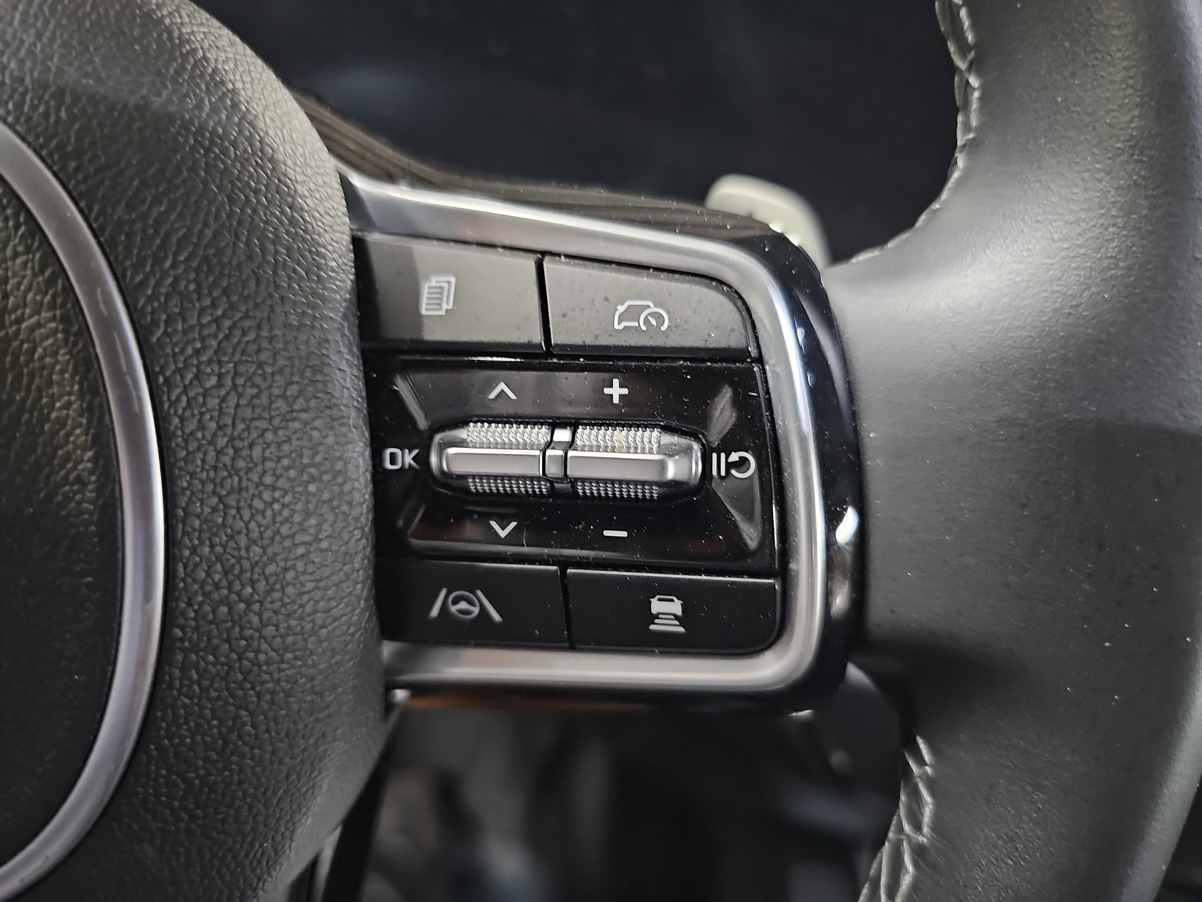 Used 2025 Kia Sorento EX AWD/4WD image 18