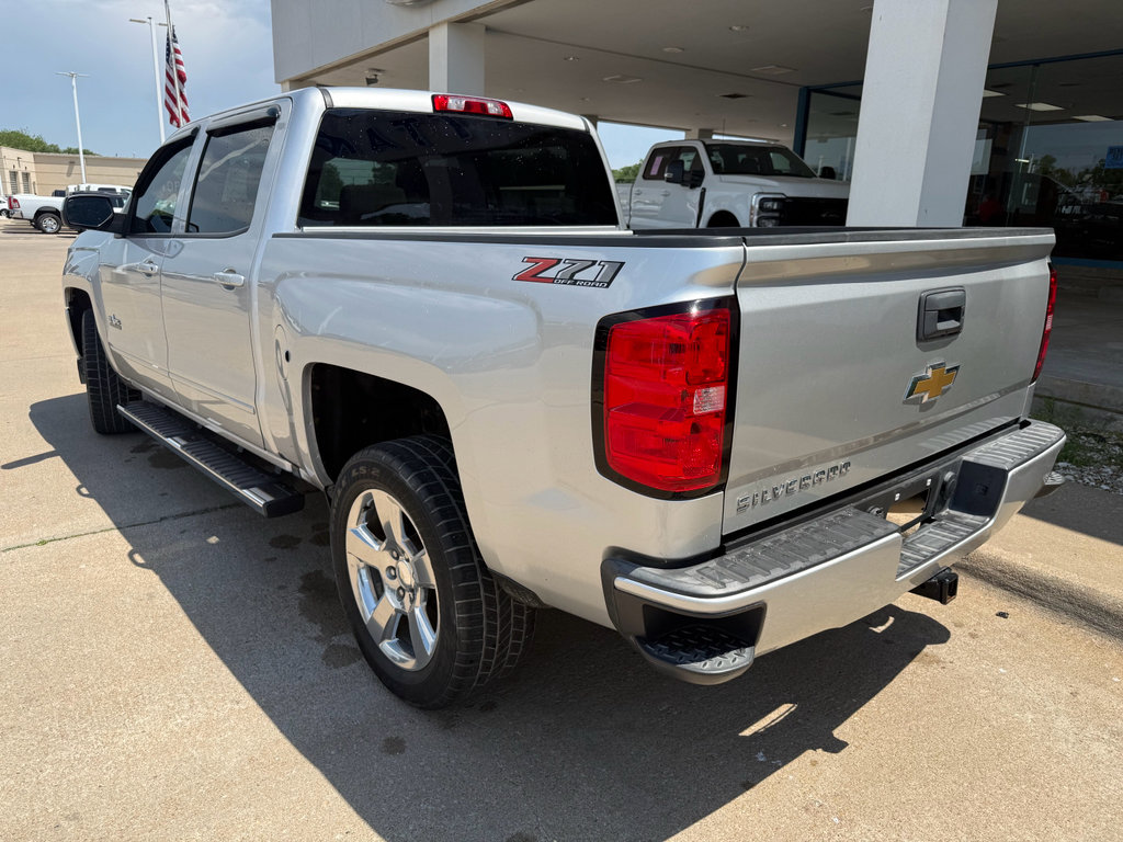 Used 2018 Chevrolet Silverado 1500 LT w/ Texas Edition AWD/4WD image 8
