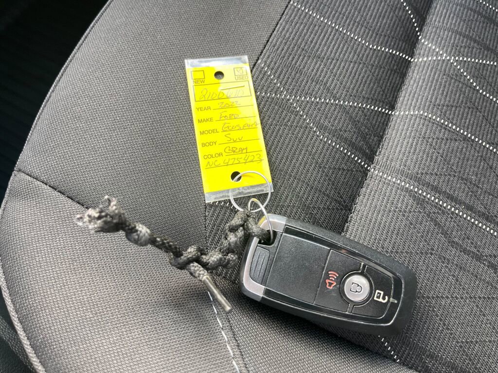 Used 2022 Ford EcoSport SE w/ SE Convenience Package image 4