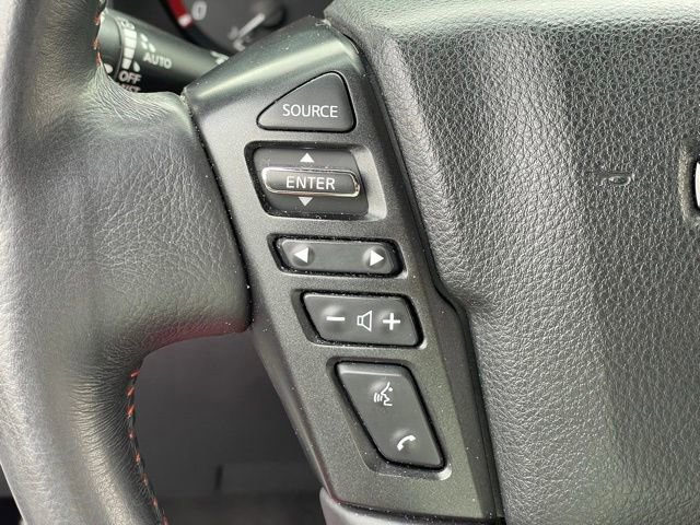 Used 2020 Nissan Titan PRO-4X w/ Pro-4x Convenience Package image 18