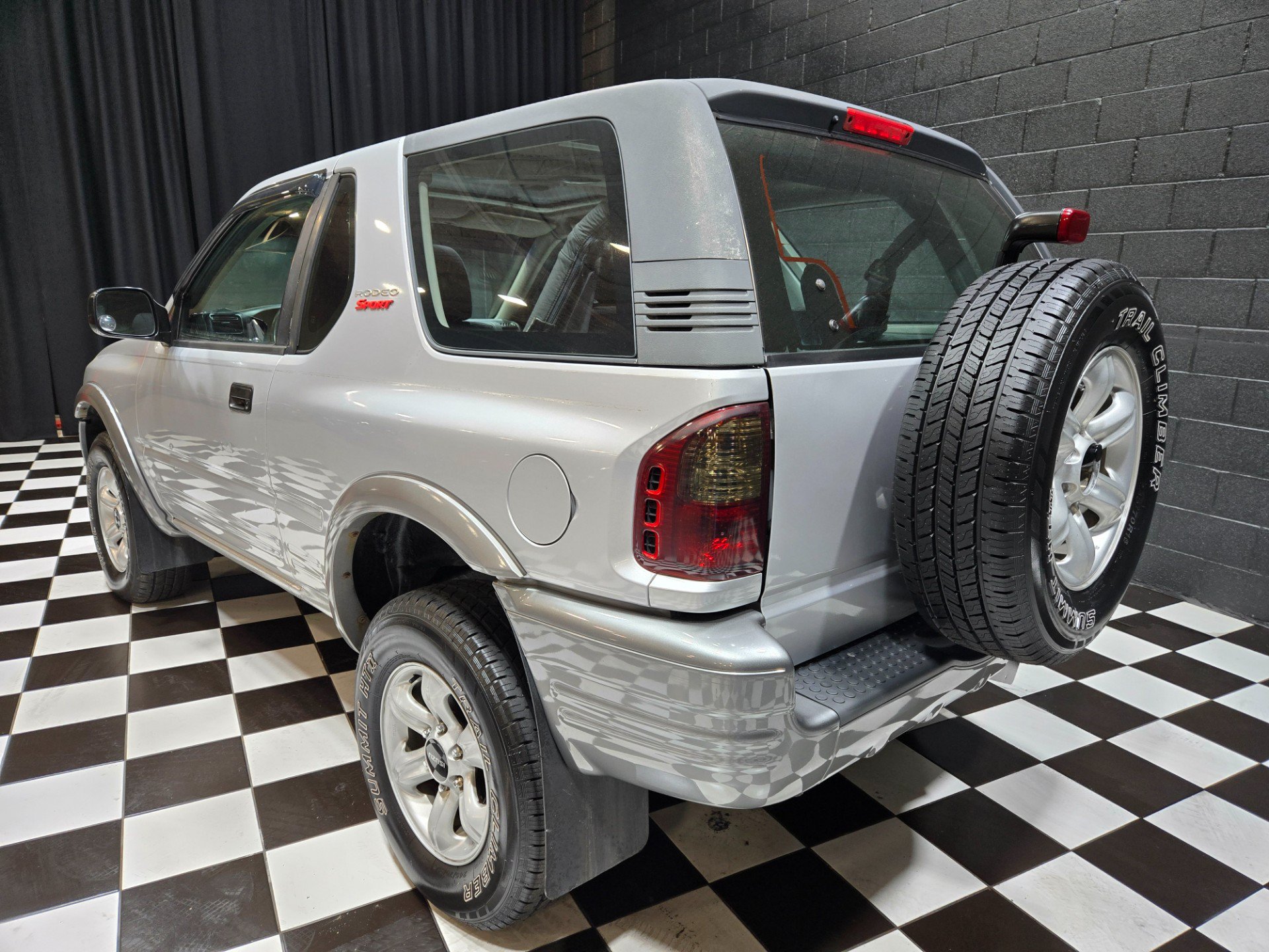 Used 2002 Isuzu Rodeo Sport RWD image 38