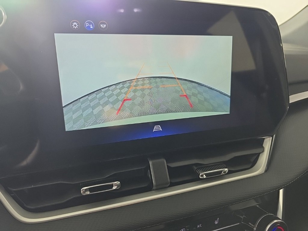 New 2026 Chevrolet Equinox LT image 18
