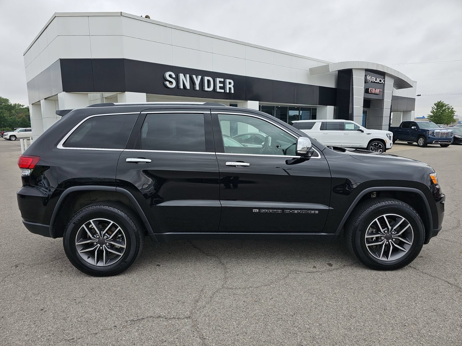 Used 2022 Jeep Grand Cherokee Limited AWD/4WD image 32