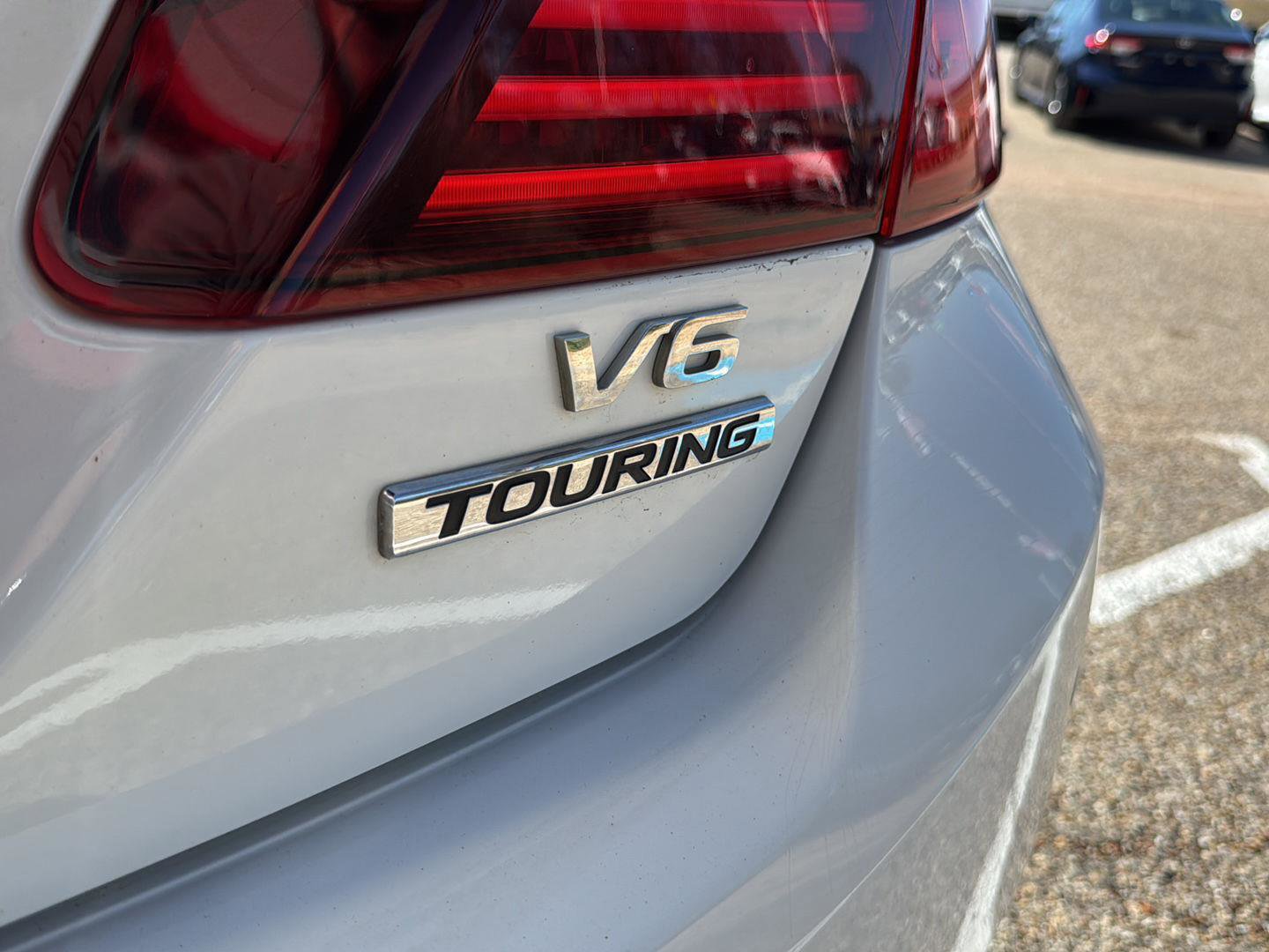 Used 2017 Honda Accord Touring image 5