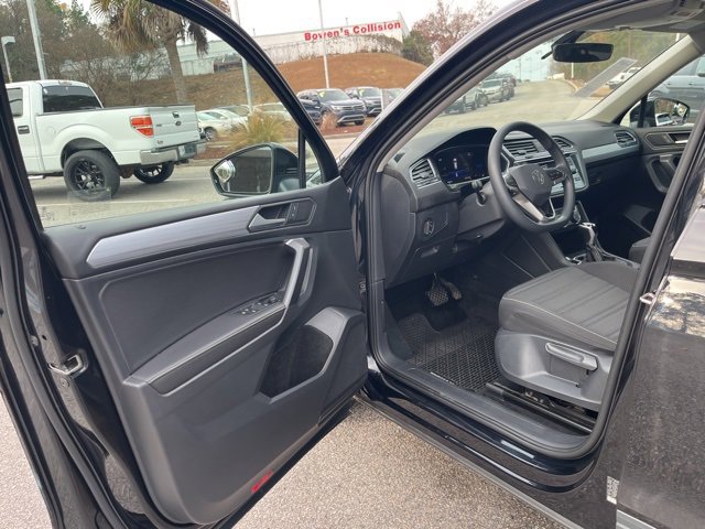 Used 2023 Volkswagen Tiguan S image 4