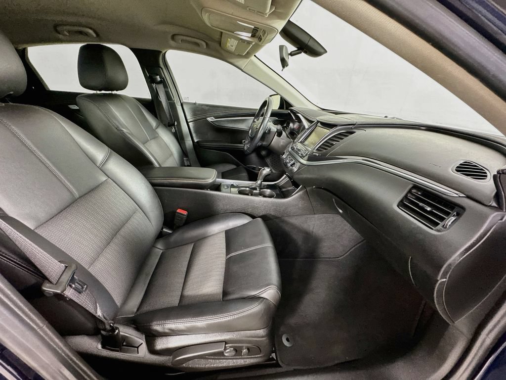 Used 2018 Chevrolet Impala LT FWD image 33