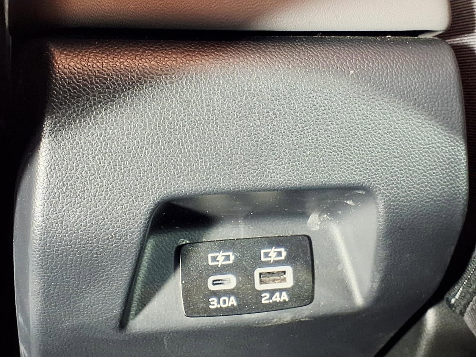 Used 2025 Subaru Crosstrek 2.0i Premium image 12