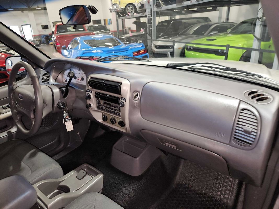 Used 2002 Ford Explorer Sport Trac 4x4 image 69