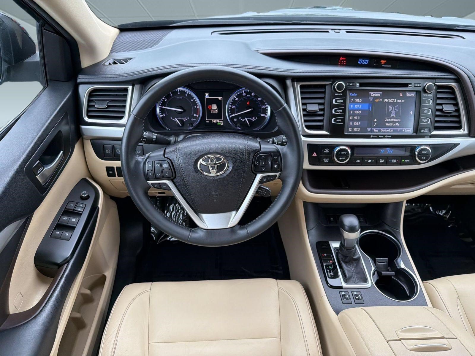 Used 2018 Toyota Highlander XLE AWD/4WD image 30