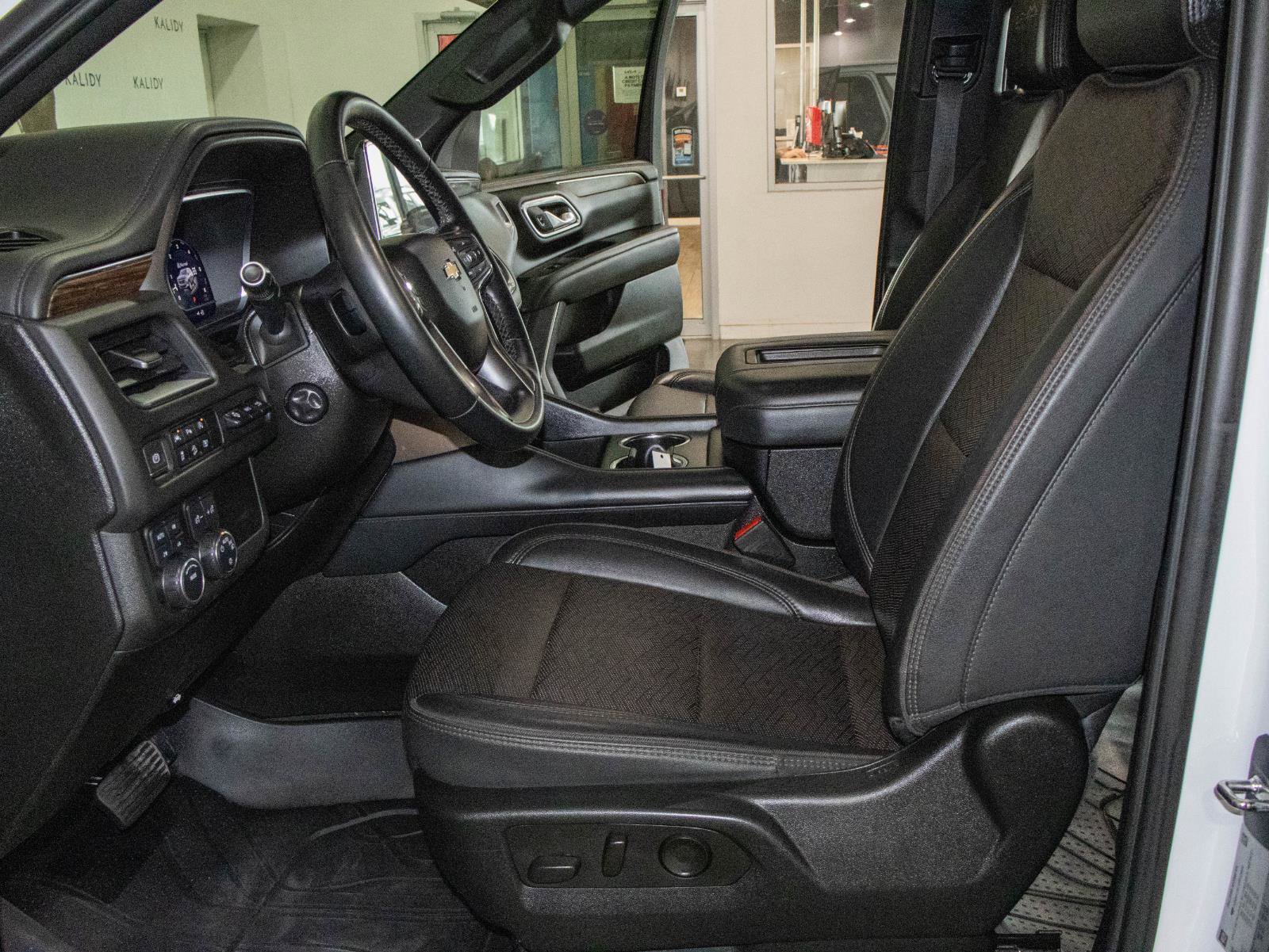 Used 2023 Chevrolet Tahoe High Country AWD/4WD image 7