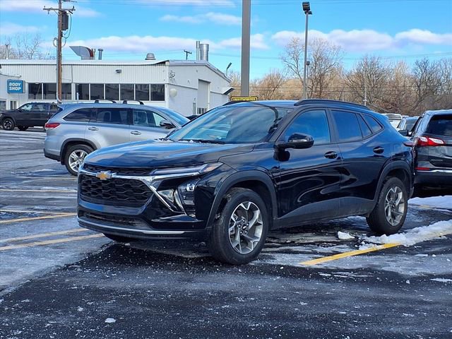 Used 2024 Chevrolet Trax LT w/ LT Convenience Package
