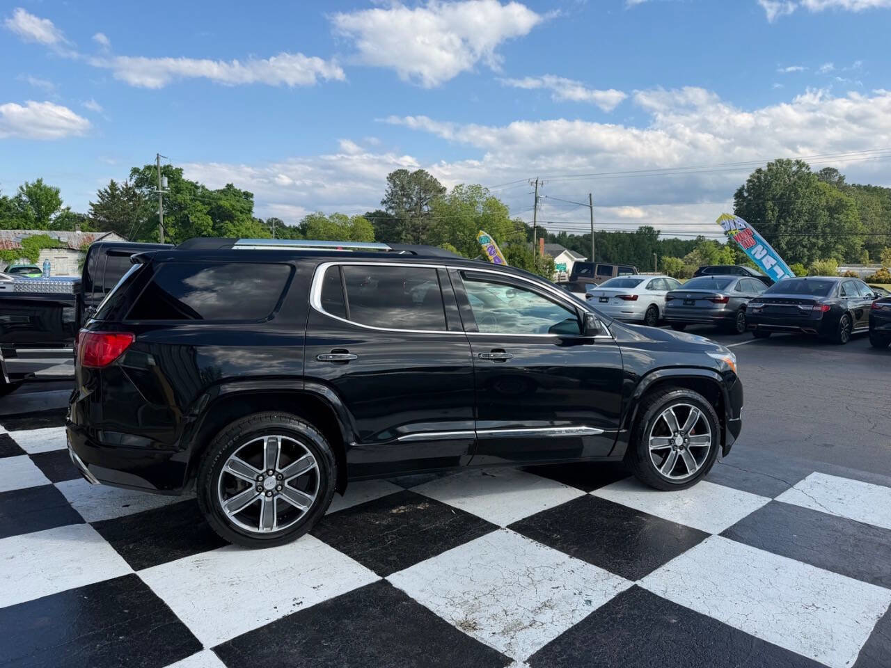 Used 2018 GMC Acadia Denali w/ Technology Package AWD/4WD image 5