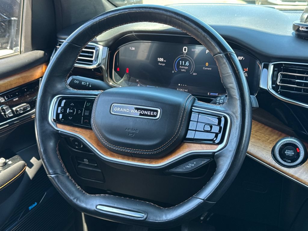 Used 2022 Jeep Grand Wagoneer Series III AWD/4WD image 25