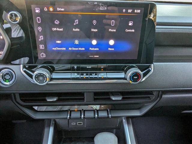 Used 2024 Chevrolet Colorado Trail Boss w/ Advanced Trailering Package image 11