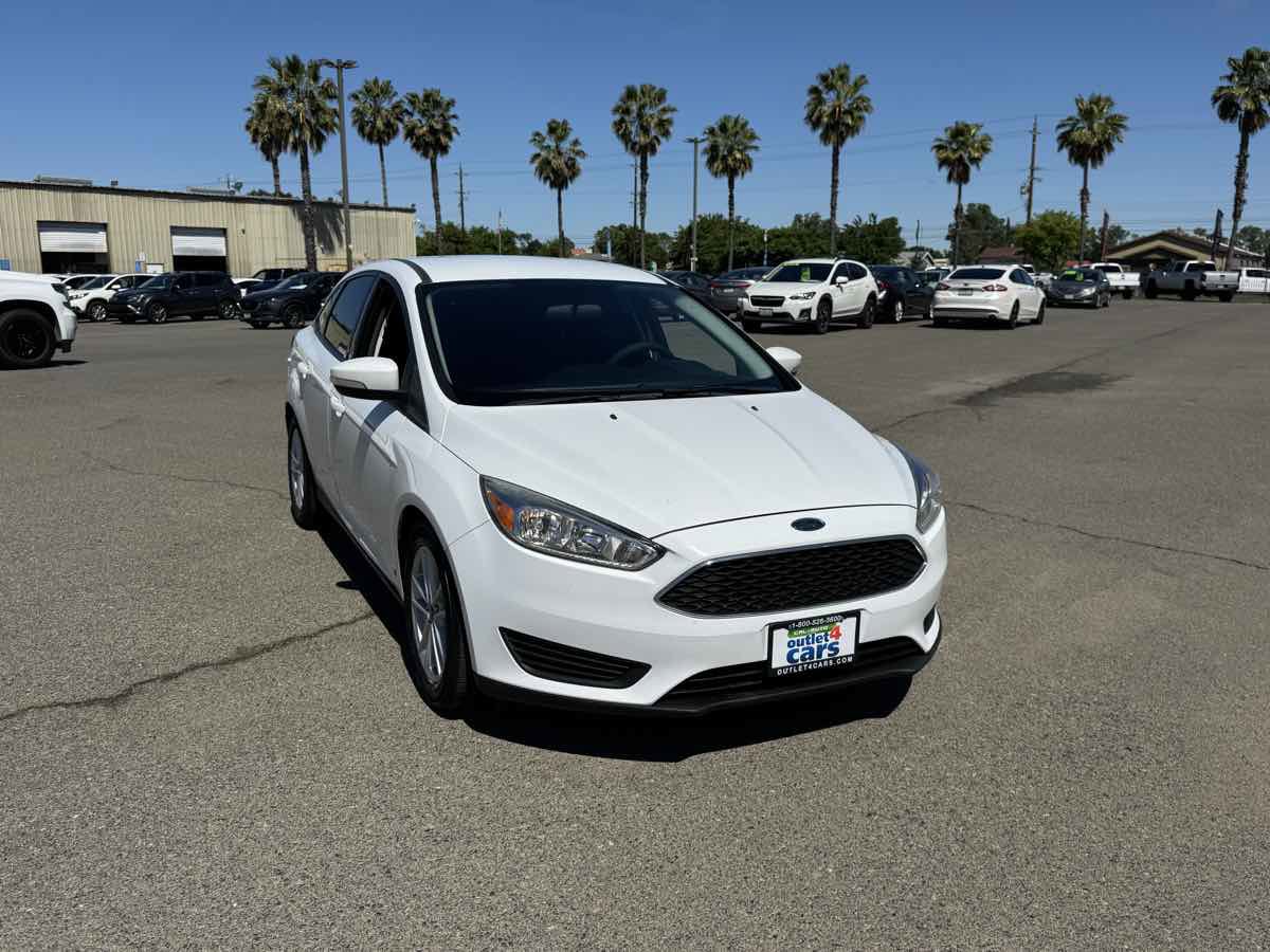 Used 2017 Ford Focus SE FWD image 3