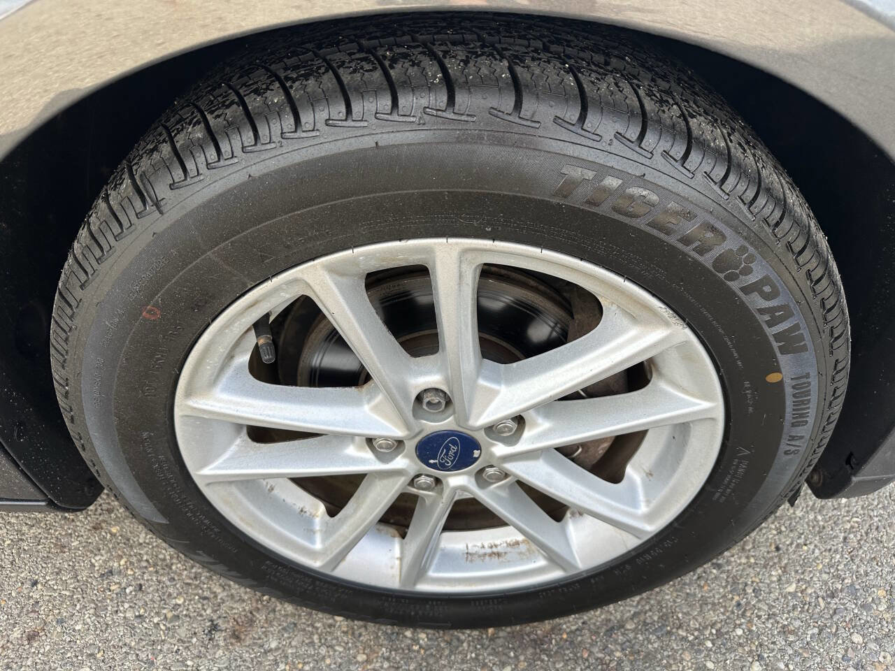 Used 2016 Ford Focus SE FWD image 27