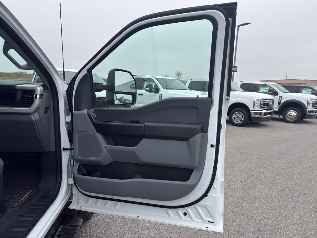 Used 2025 Ford F250 XL w/ FX4 Off-Road Package image 14