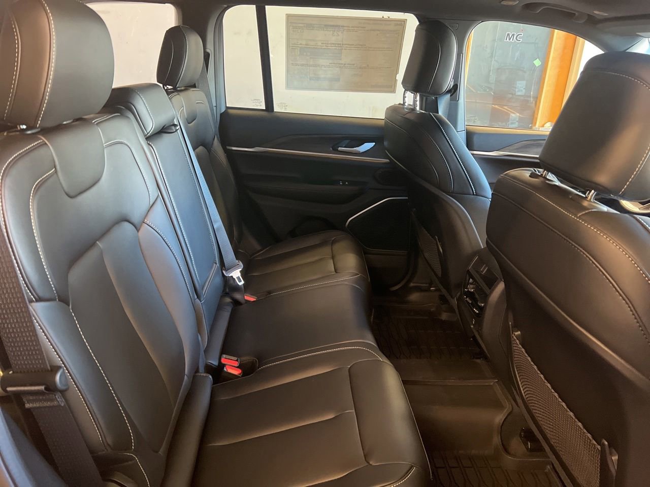 New 2026 Jeep Grand Cherokee Limited w/ Limited Altitude Package AWD/4WD image 16