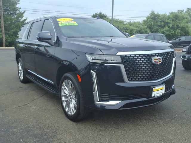 Used 2023 Cadillac Escalade ESV Premium Luxury AWD/4WD image 3