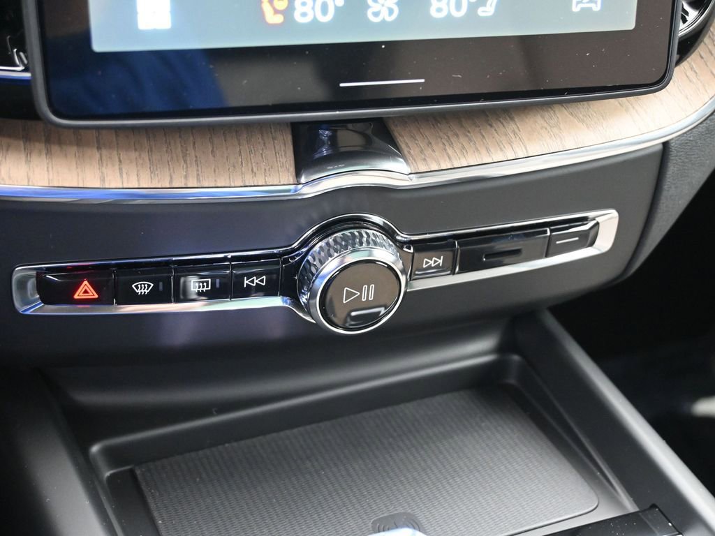New 2026 Volvo XC60 B5 Plus w/ Protection Package Premier image 15