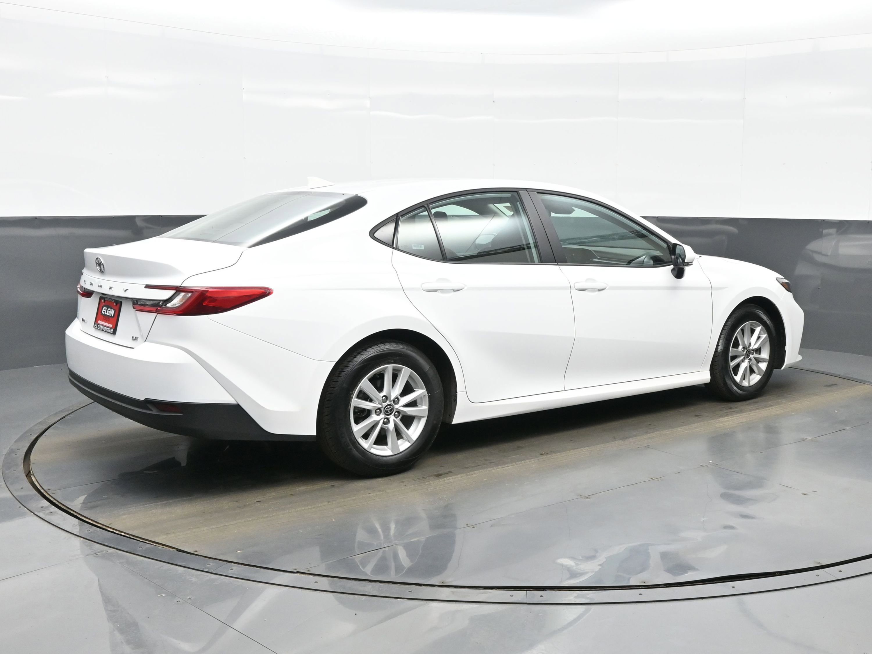 Used 2025 Toyota Camry LE image 6