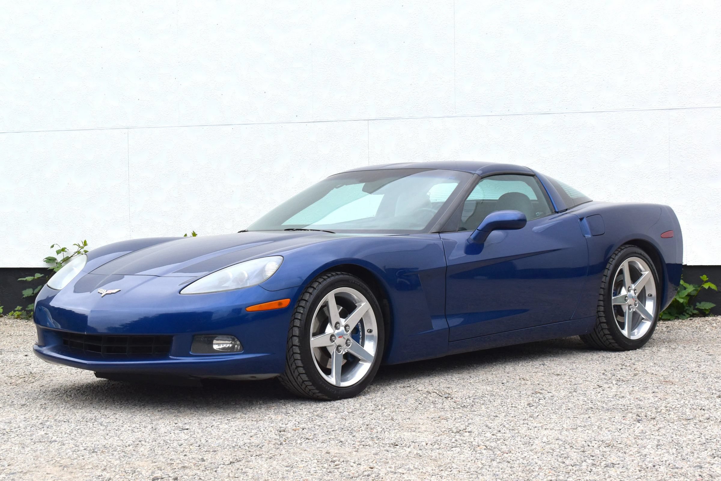 Used 2005 Chevrolet Corvette Coupe w/ Preferred Equipment Group RWD image 36