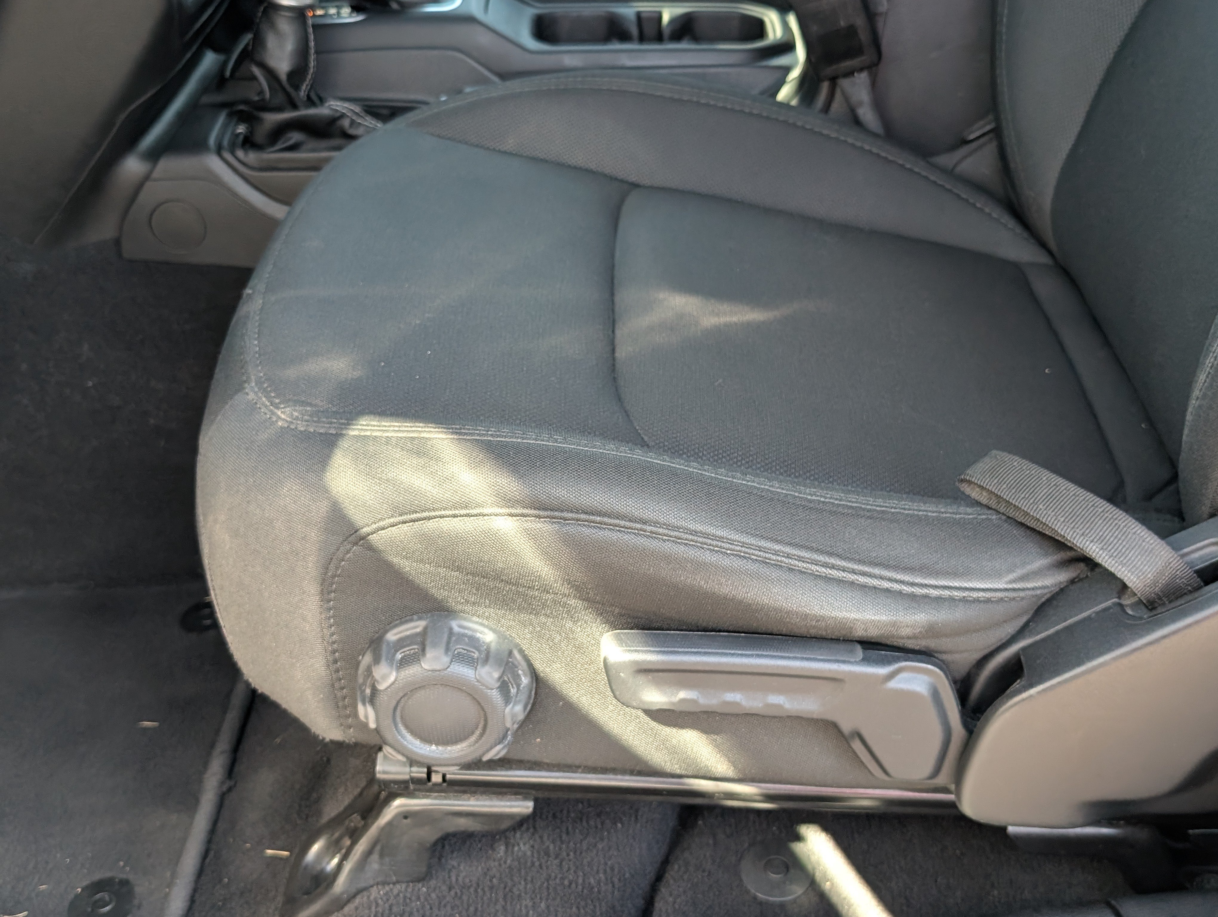 Used 2021 Jeep Wrangler Unlimited Sahara AWD/4WD image 13