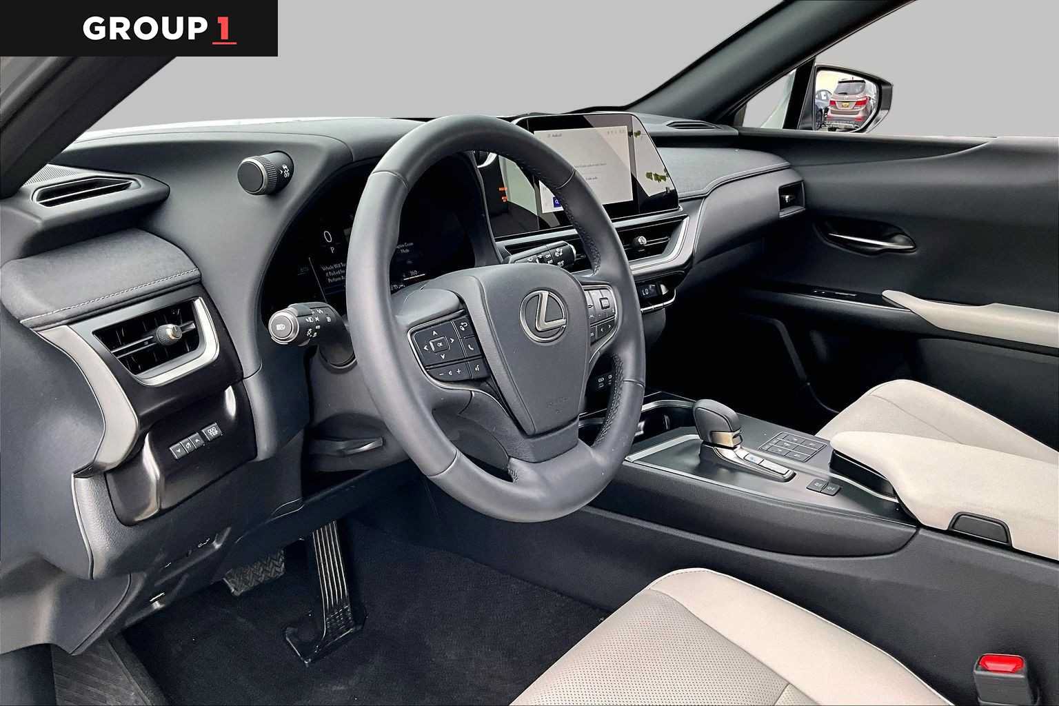 Certified 2025 Lexus UX 300h FWD w/ Accessory Package (Z1) image 15