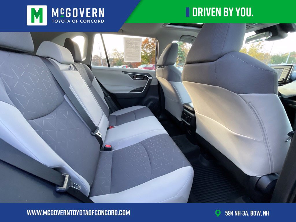 Used 2021 Toyota RAV4 XLE w/ Convenience Package AWD/4WD image 21