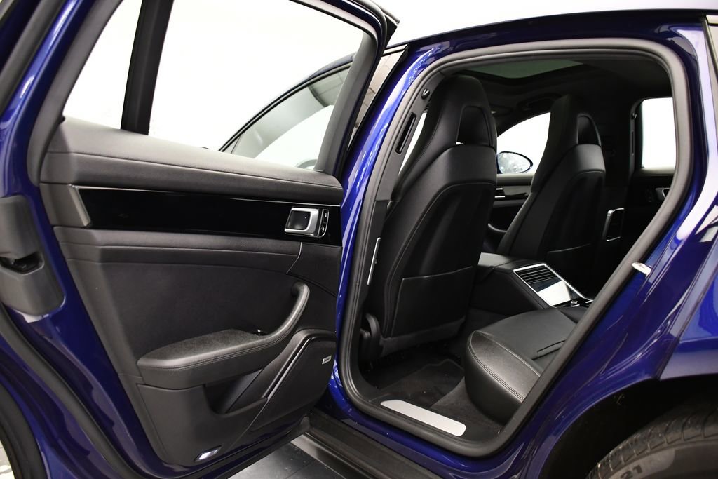 Used 2020 Porsche Panamera 4 image 42