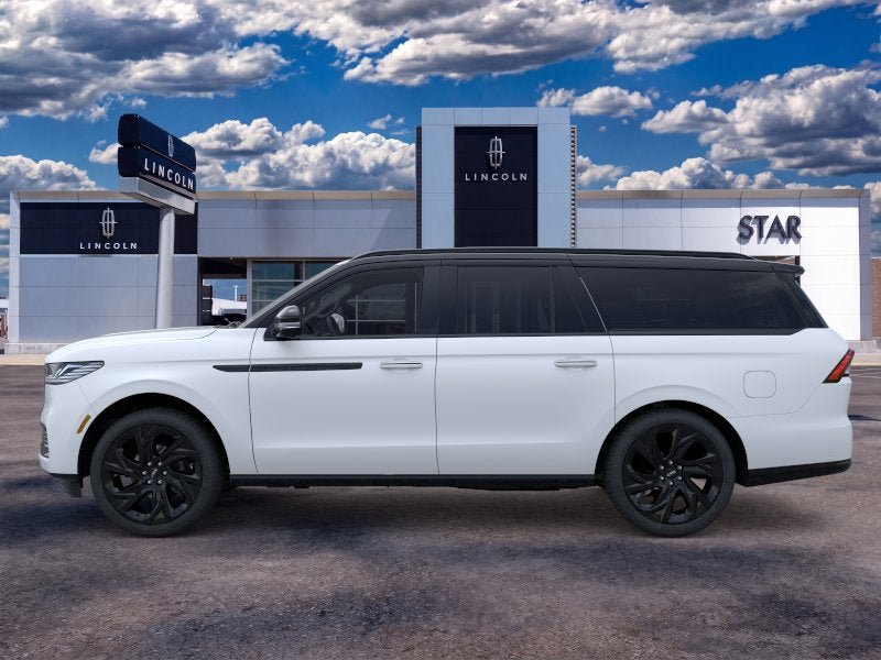 New 2026 Lincoln Navigator L Black Label AWD/4WD image 2