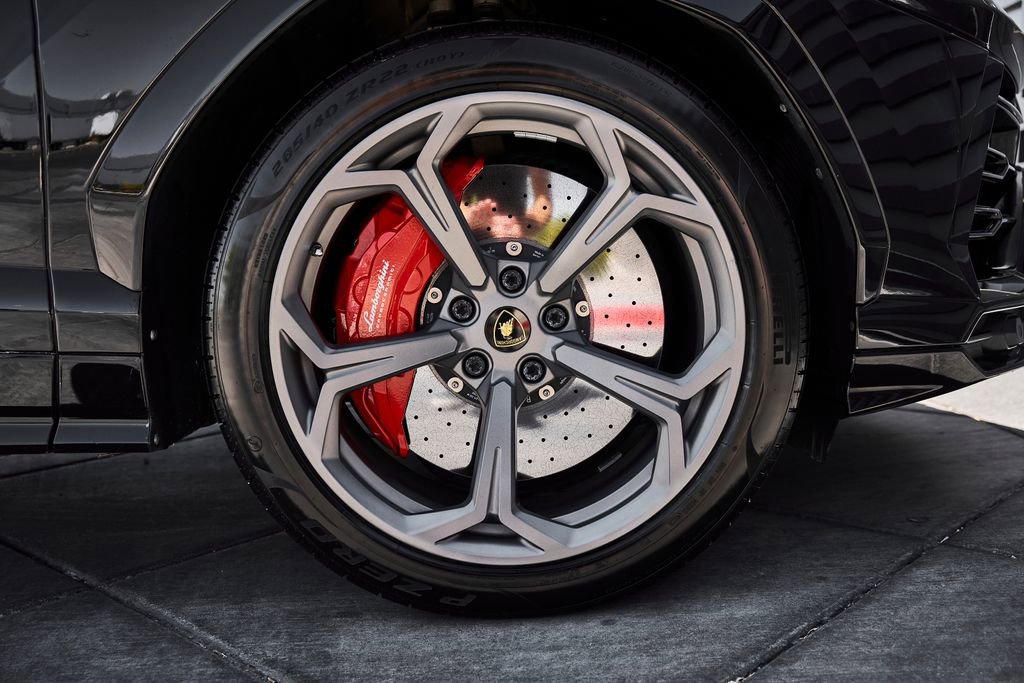 Used 2022 Lamborghini Urus AWD/4WD image 21