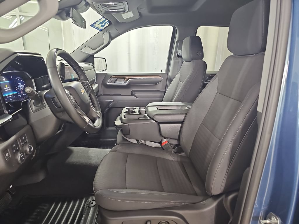 Certified 2024 Chevrolet Silverado 1500 LT AWD/4WD image 18