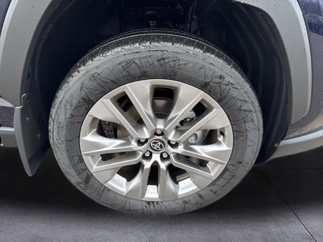 Used 2025 Toyota RAV4 Limited FWD image 26