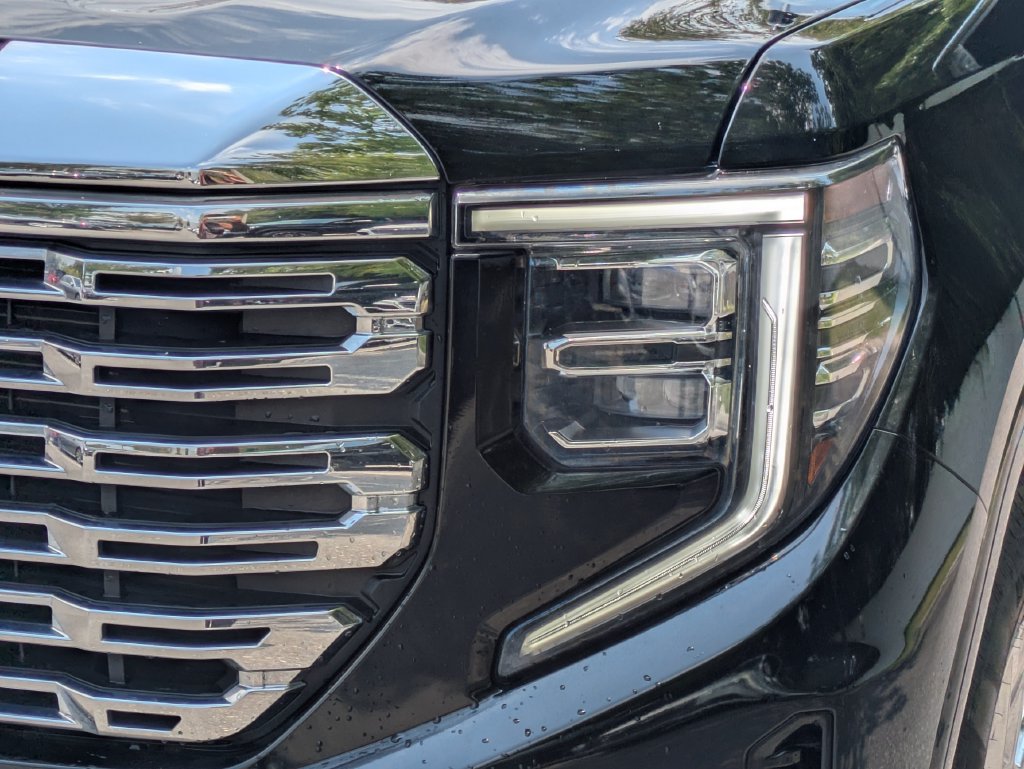 Used 2022 GMC Sierra 1500 Denali RWD image 13
