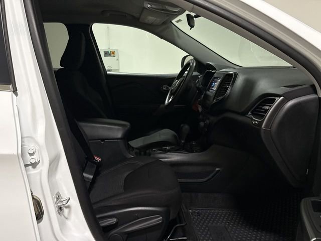 Used 2019 Jeep Cherokee Latitude w/ Popular Appearance Group AWD/4WD image 21