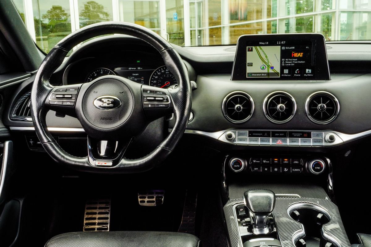 Used 2019 Kia Stinger GT2 AWD/4WD image 17
