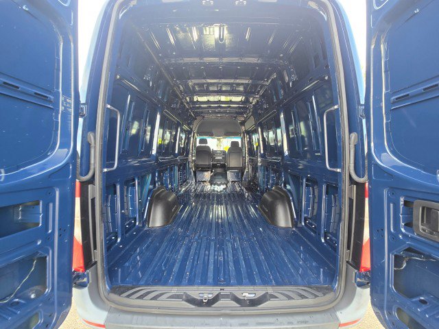 Used 2021 Mercedes-Benz Sprinter 2500 image 20