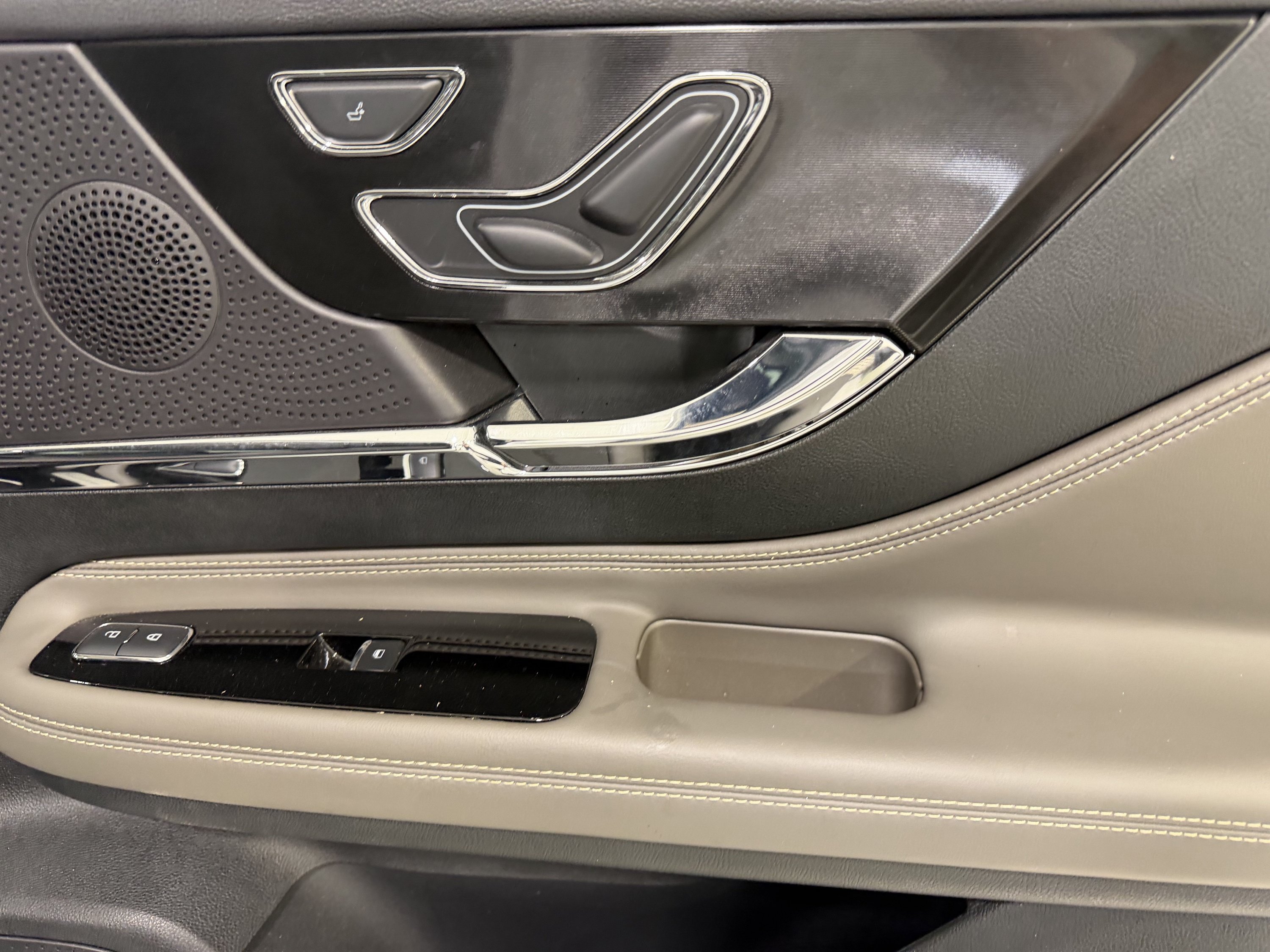 Used 2025 Lincoln Corsair FWD image 14