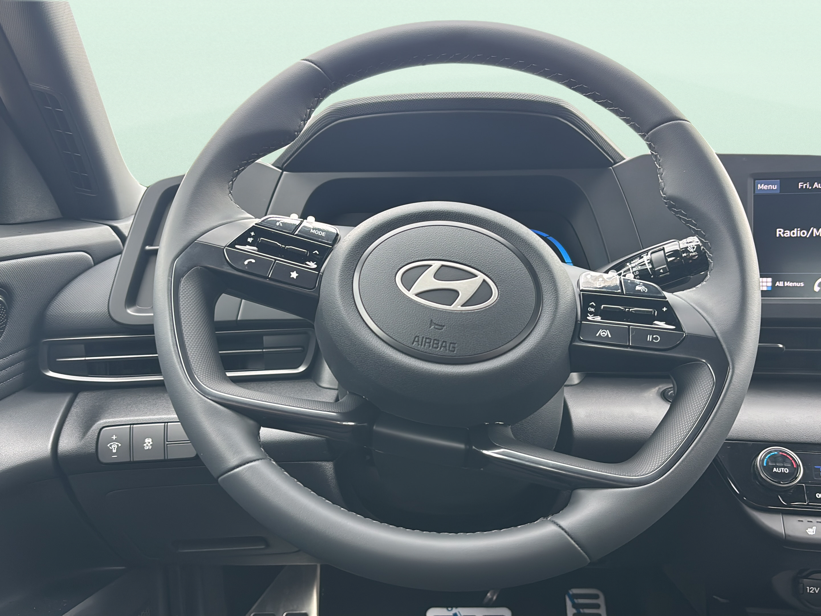 New 2026 Hyundai Elantra SEL Sport FWD image 12