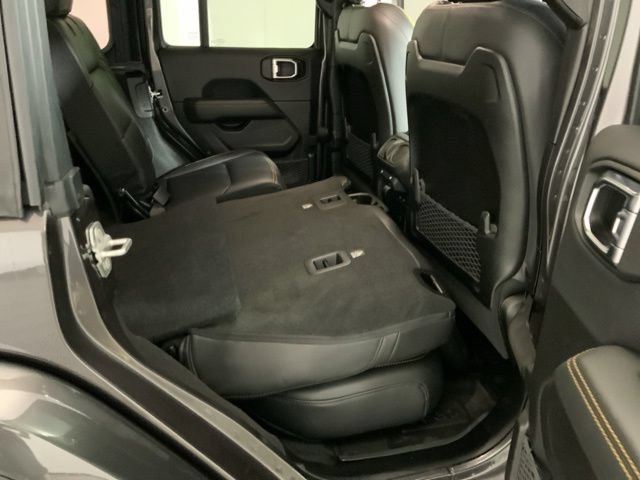 Used 2025 Jeep Wrangler Unlimited Sahara w/ Technology Group AWD/4WD image 31