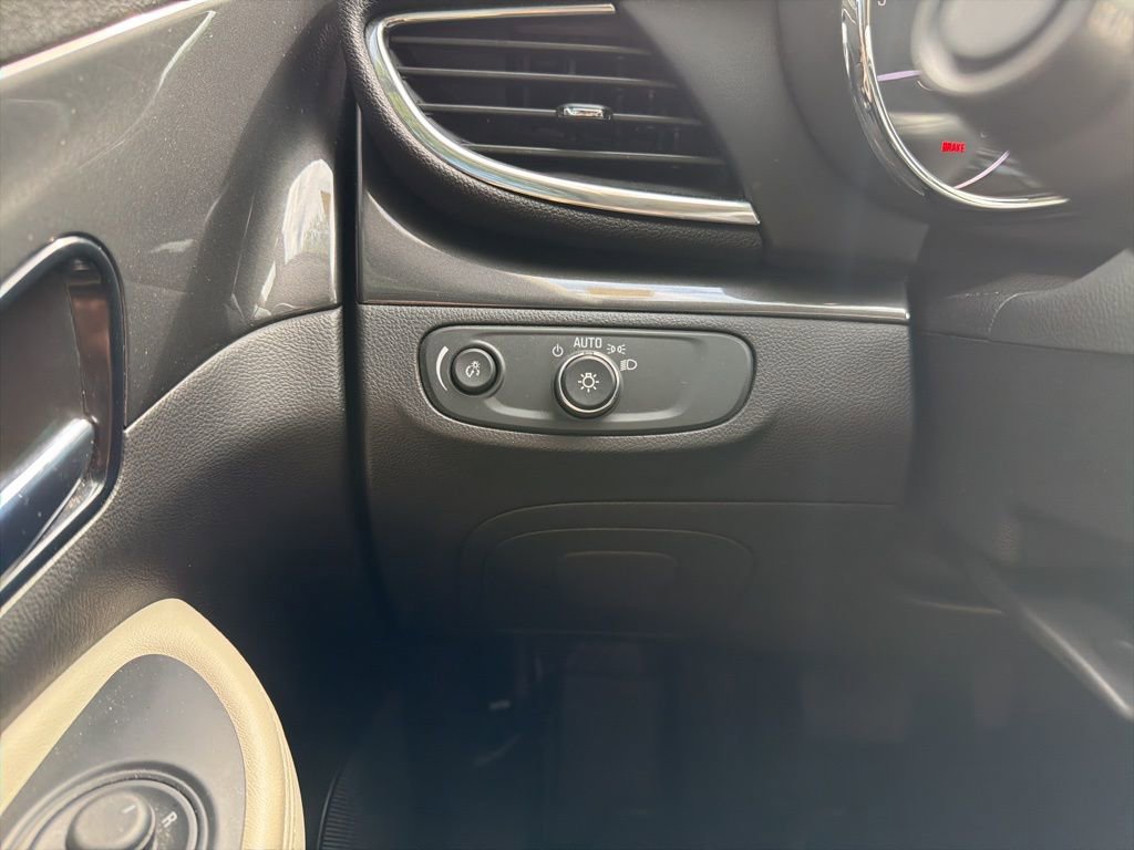 Used 2020 Buick Encore Preferred image 16