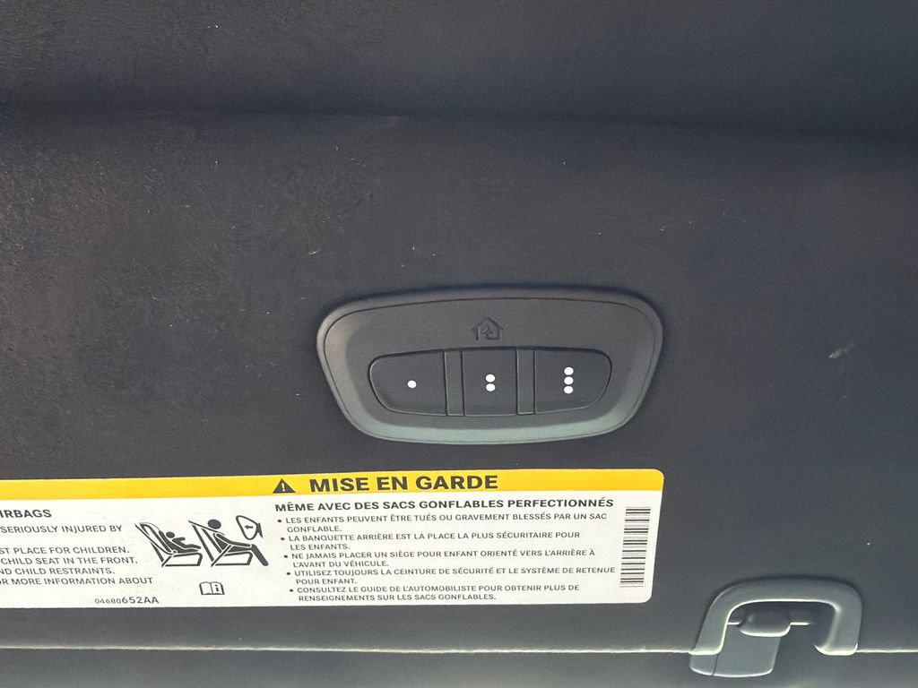 Used 2024 Chrysler Pacifica Pinnacle AWD/4WD image 35